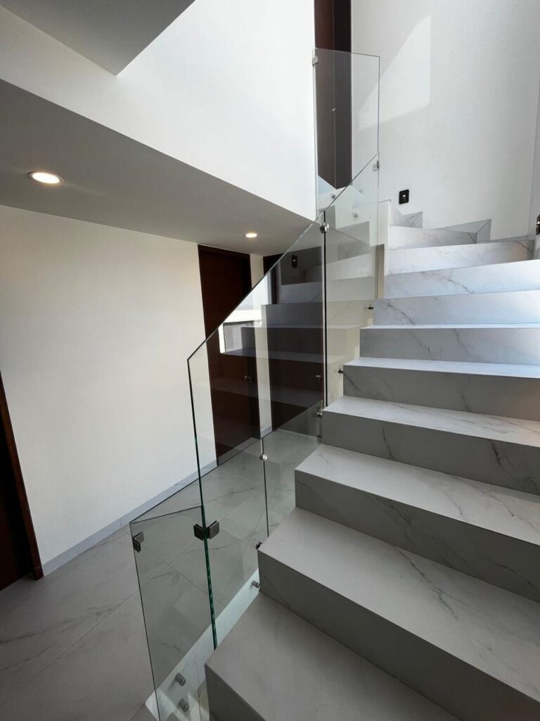 Venta Casas Capital Sur Coto Dublin Saint Marie Inmobiliaria Escaleras