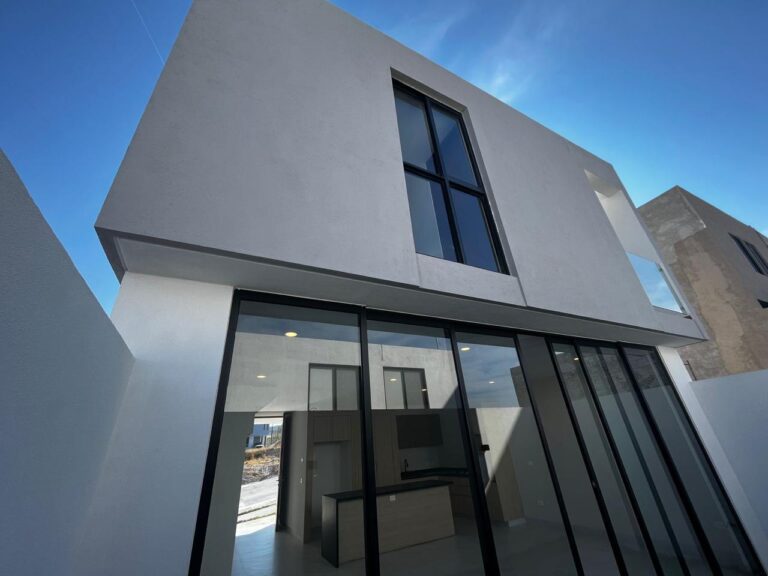 Venta Casas Capital Sur Coto Dublin Saint Marie Inmobiliaria Fachada 3