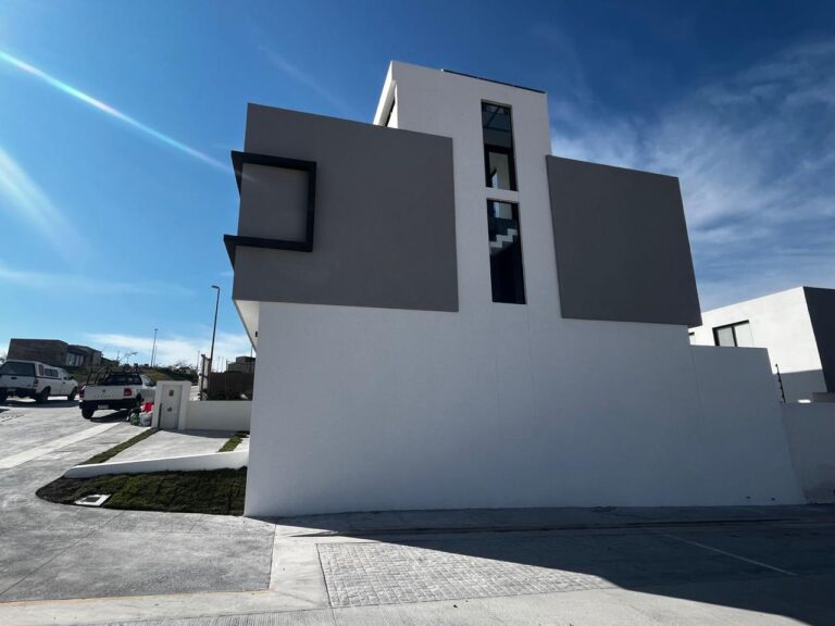 Venta Casas Capital Sur Coto Dublin Saint Marie Inmobiliaria Fachada Lateral