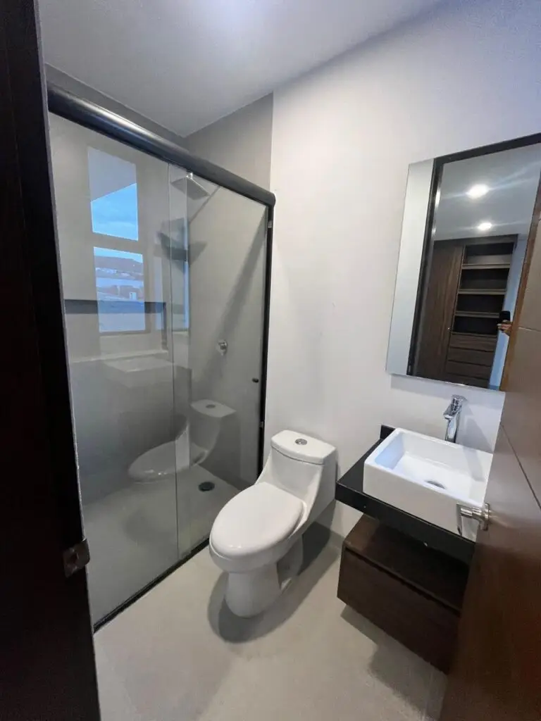 Venta Casas Capital Sur Coto Paris Querétaro Saint Marie Inmobiliaria BAÑO 3