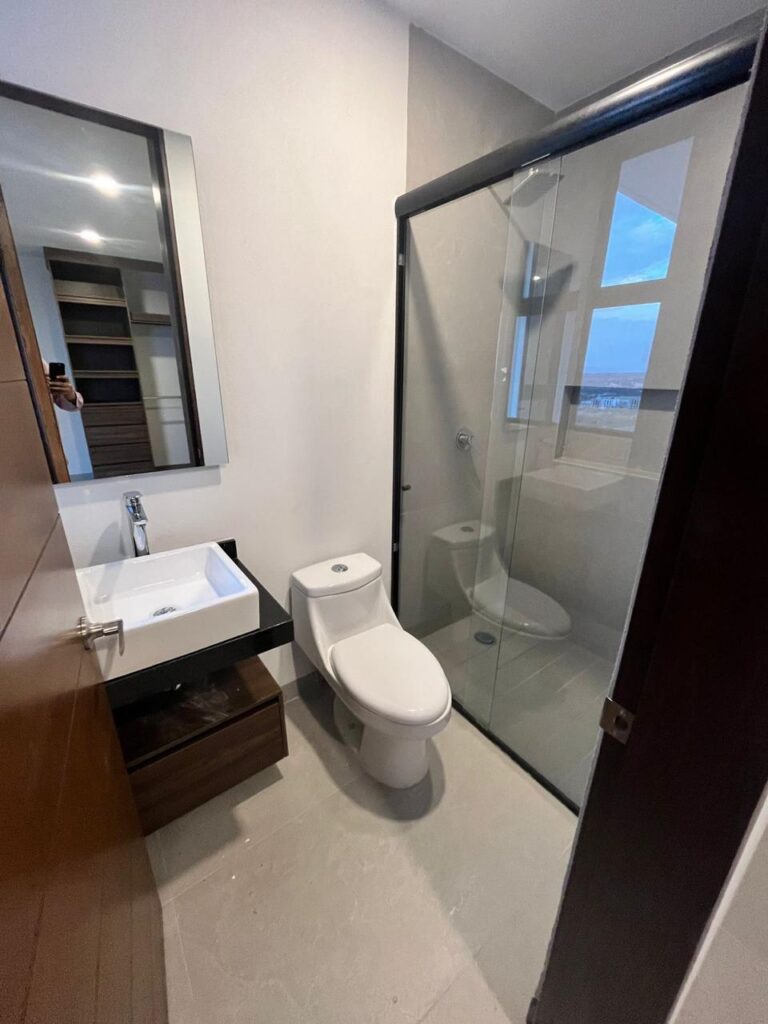Venta Casas Capital Sur Coto Paris Querétaro Saint Marie Inmobiliaria BAÑO MODERNO